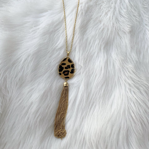 Pear shape leopard tassel necklace